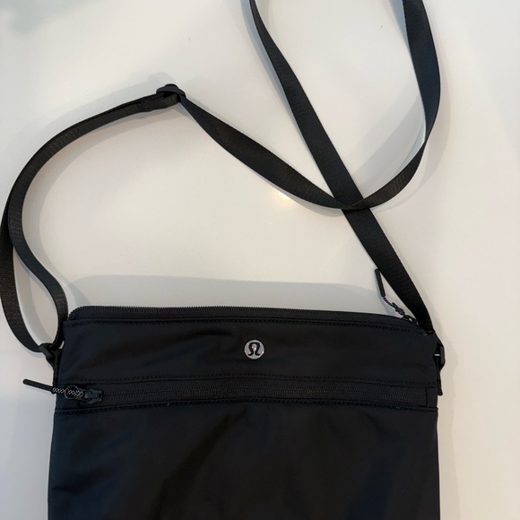 lululemon athletica Handbags - lululemon athletica Black Messenger Bag